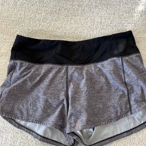 lululemon mid rise speed up shorts 4”